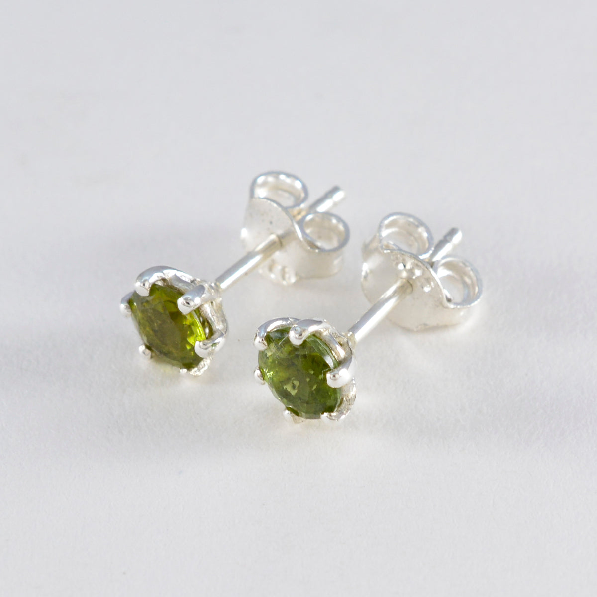 Peridot American Aiko Solitaire Stud Green 925 Sterling Silver Earring Второстепенное изображение товара