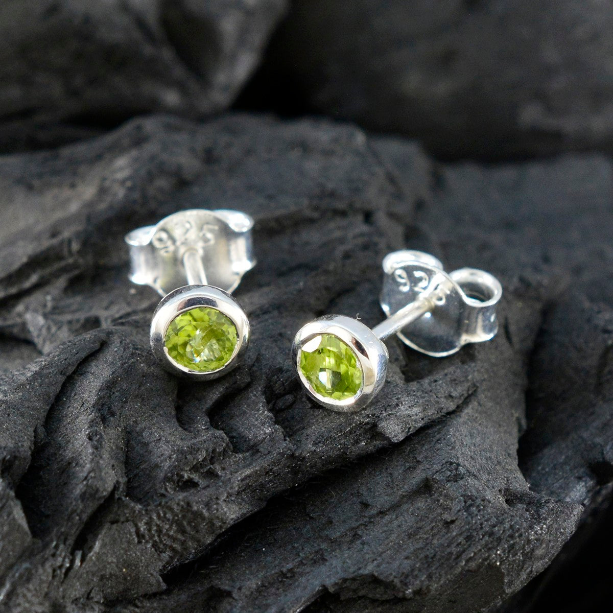 Peridot-American-Mei-Solitaire-Stud-Green-Silver-Earring