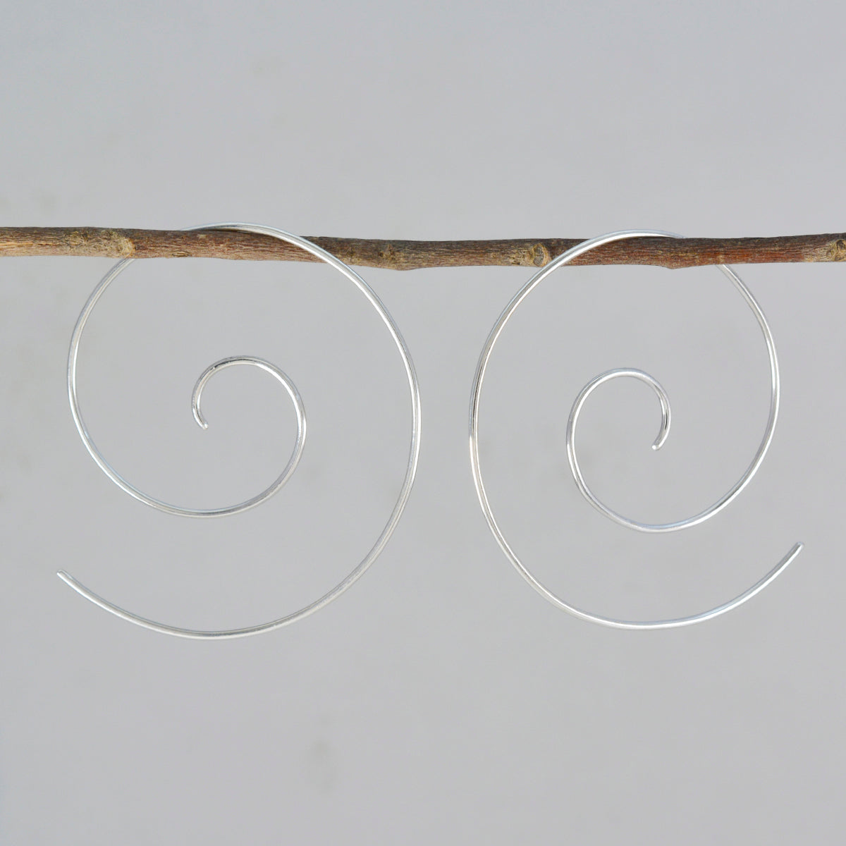 Boucles d'oreilles pendantes en argent 92,5 gris égyptien Mariana Image secondaire du produit