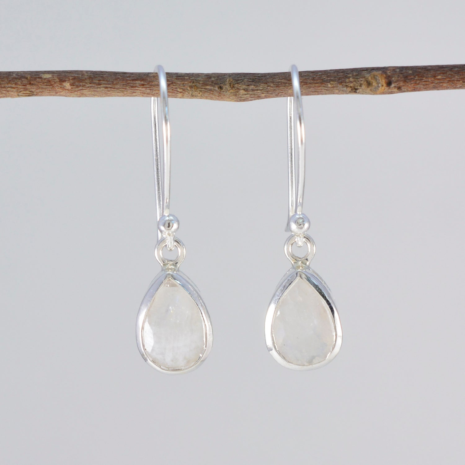Rainbow-Moonstone-German-Hana-Solitaire-Dangle-White-925-Sterling-Silver-Earring