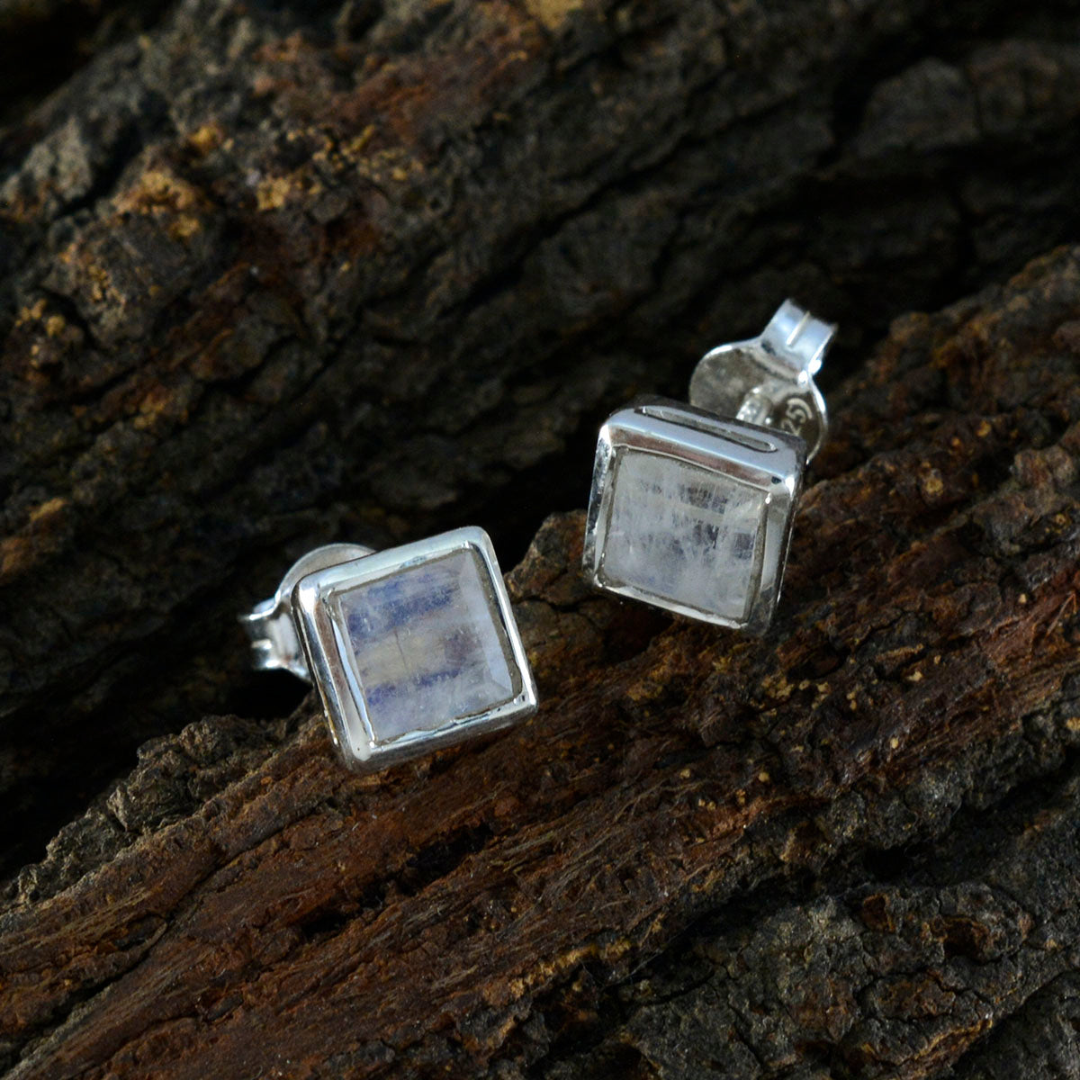 Rainbow-Moonstone-Turkish-Antonia-Solitaire-Stud-White-Silver-Earring