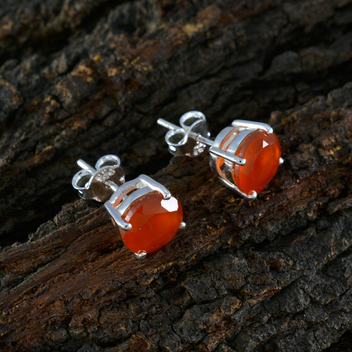 Red-Onyx-Egyptian-Freya-Solitaire-Stud-Red-Silver-Earring