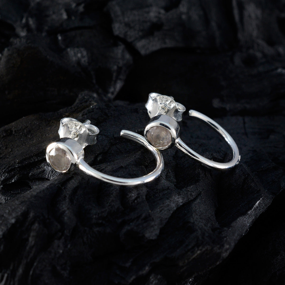 Pendiente solitario Josephine de cuarzo rosa americano en plata 92,5 rosa Imagen secundaria del producto