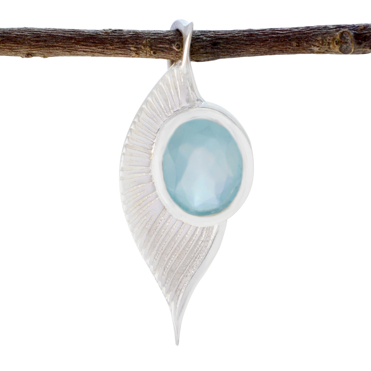 Aqua Chalcedony Dainty Italian Sterling Silver Solitaire Aqua Pendant Hoofdafbeelding