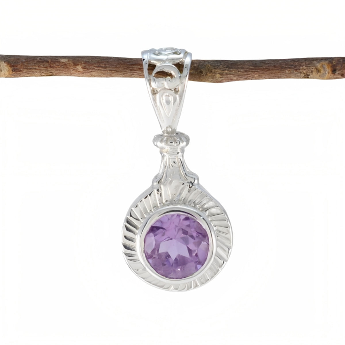 Amethyst Tiny French 925 Silver Solitaire Purple Pendant Image principale du produit
