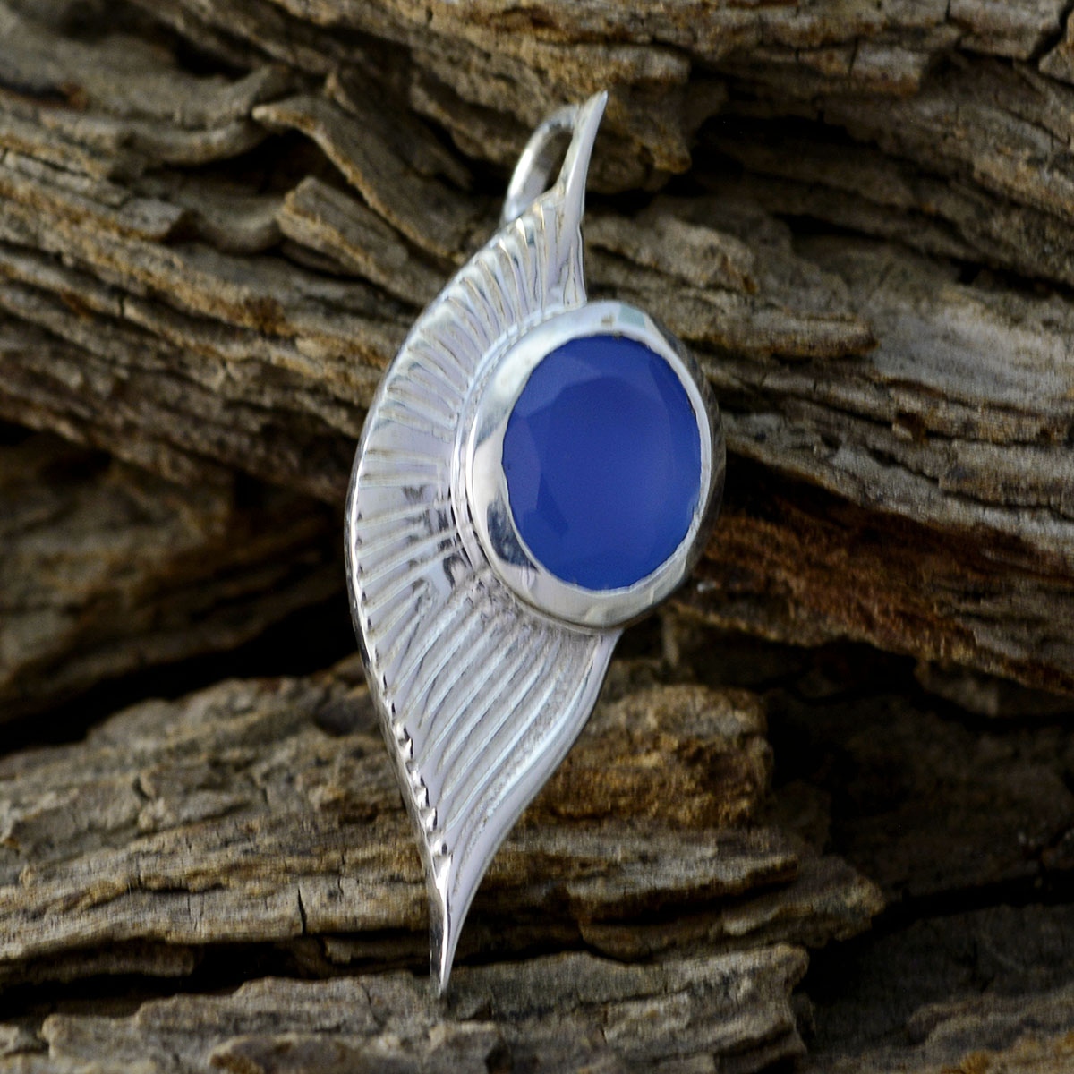 Blauer Chalcedon Zierlicher Solitär aus deutschem Silber Isabella Armor Blue Anhänger Schmuck Zweitbild