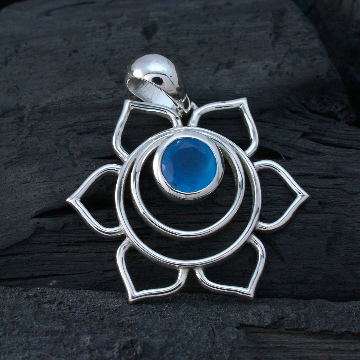 Blue Chalcedony Delicate German Sterling Silver Solitaire Greta Rope-Wire Blue Pendant Jewellery