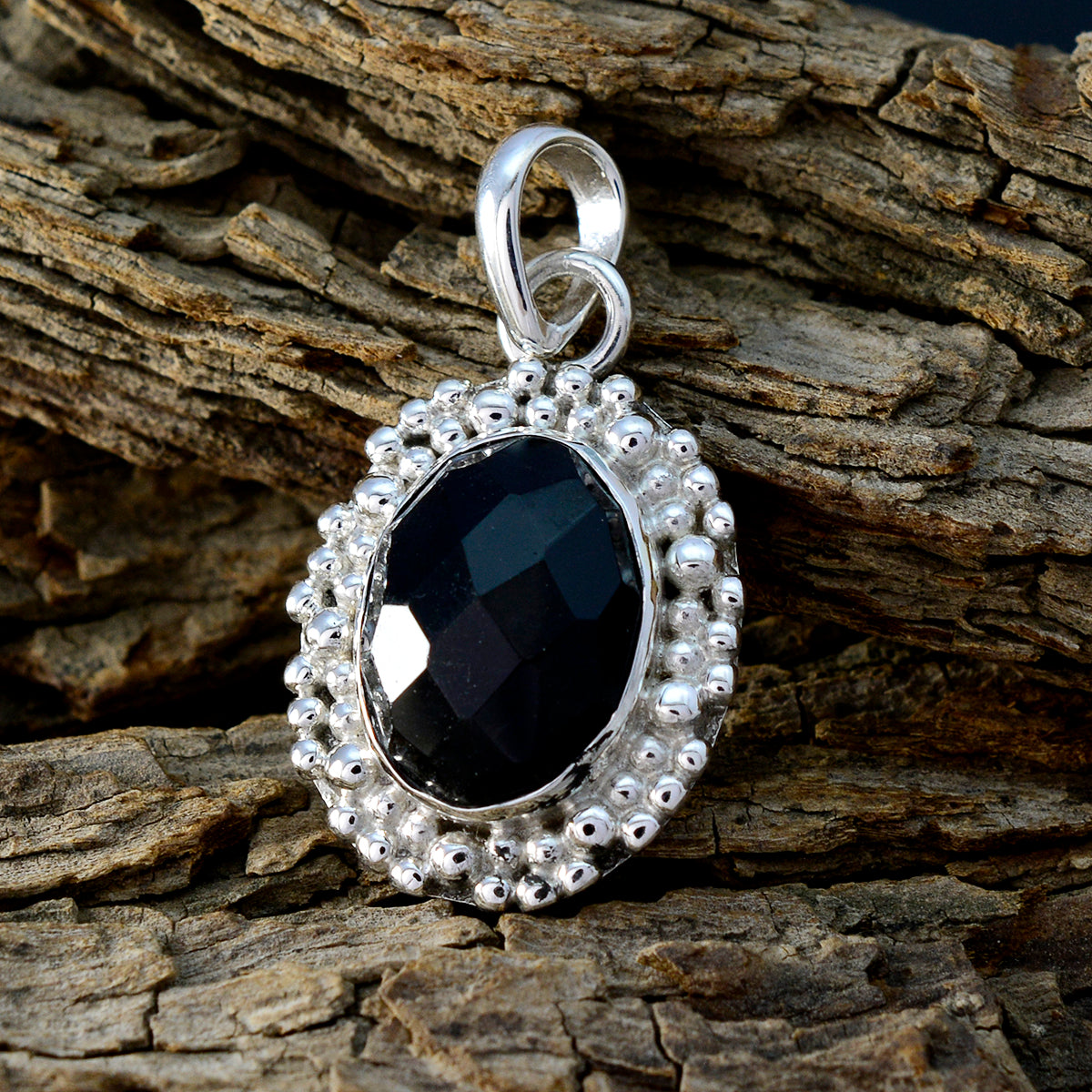 Piccolo ciondolo solitario in argento sterling tedesco Noelia, lussuoso gioiello nero con onice nero Immagine principale del prodotto