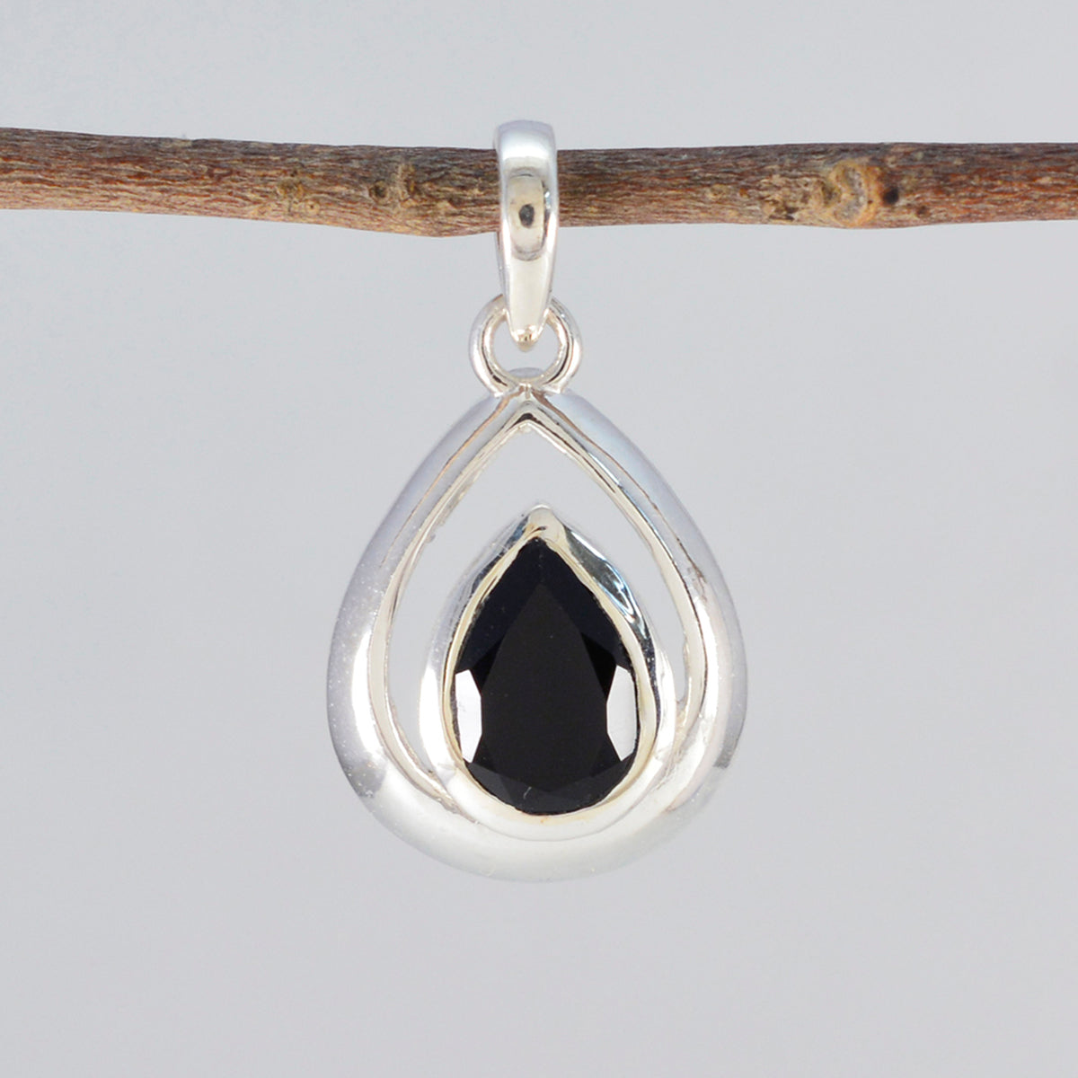 Schwarzer Onyx, zarter spanischer 92,5er Silber-Solitär-Anhänger „Mariana“, romantischer schwarzer Schmuck Zweitbild