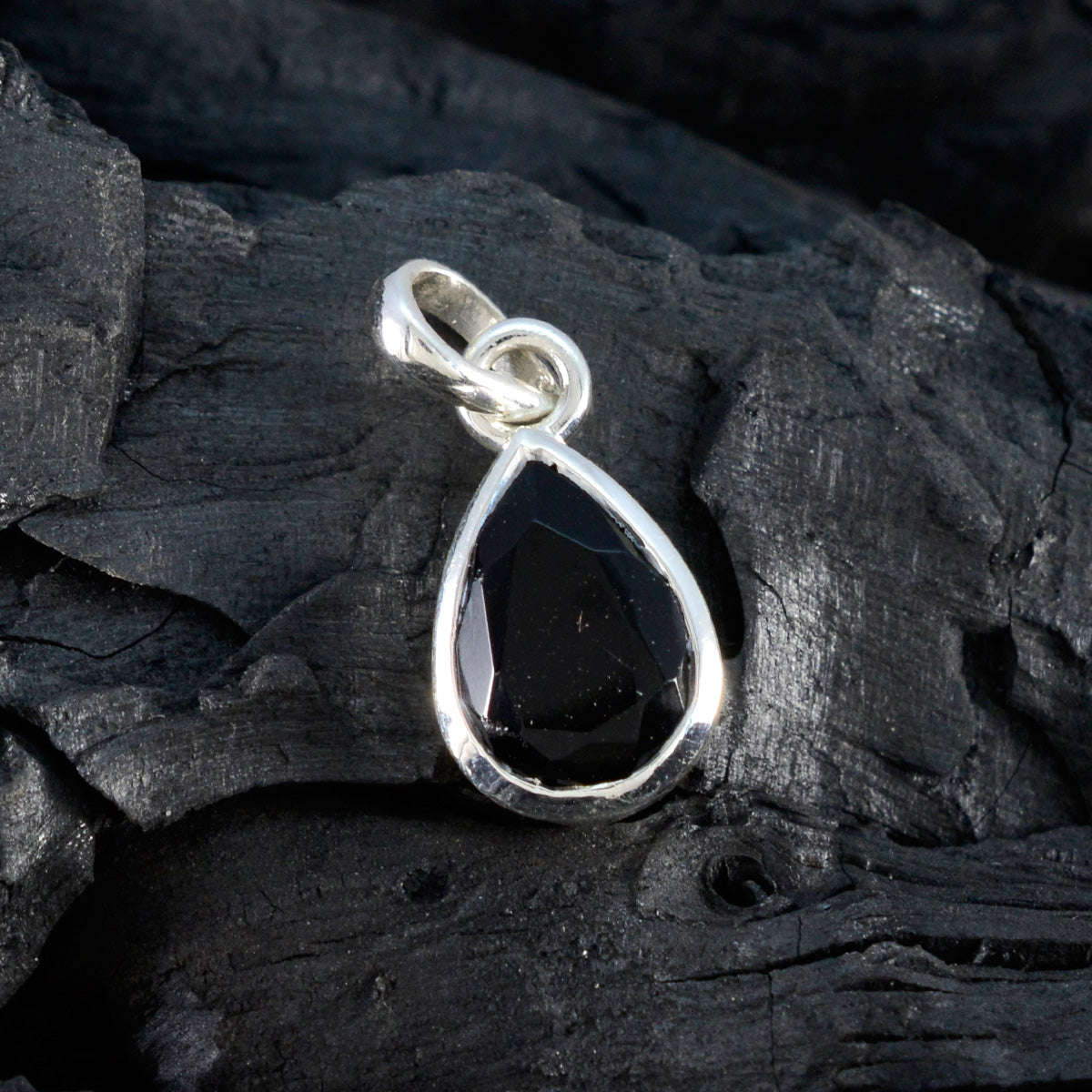 Black Onyx Elegant Korean 925 Silver Solitaire Min-seo Armor Black Pendant Jewelry