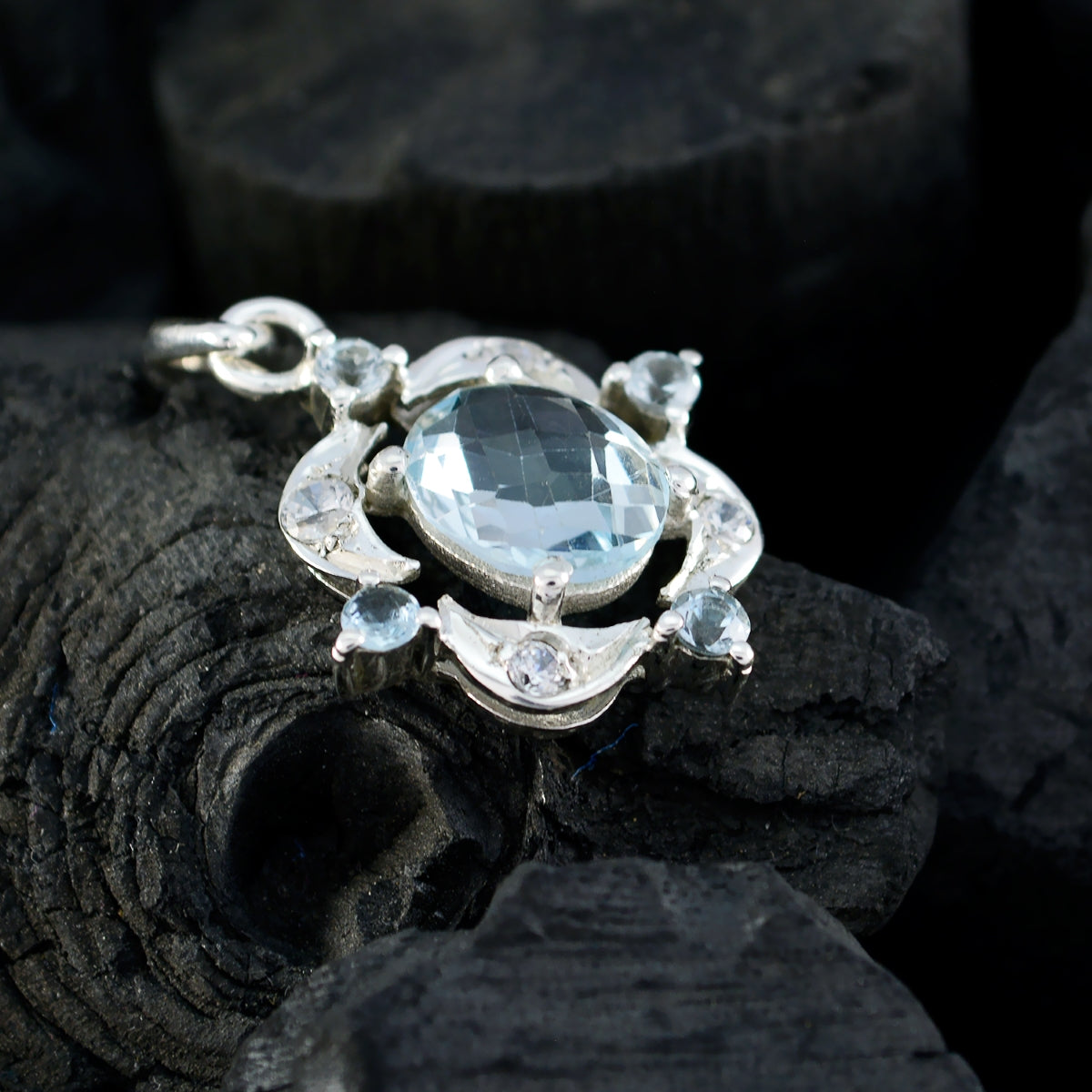 Blauwe Topaas Fluisterdunne Indiase 92,5 Zilveren Meera Propsel Blauwe Hanger Sieraden Hoofdafbeelding