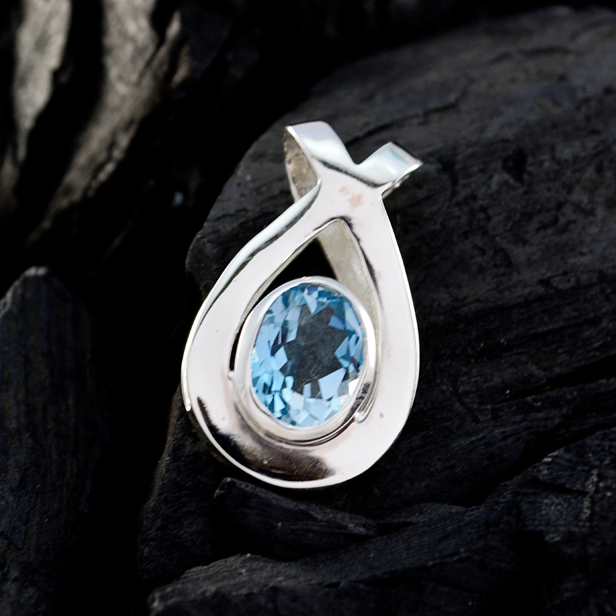 Blue Topaz Delicate German 92.5 Silver Solitaire Luisa Modern Blue Pendant Jewellery