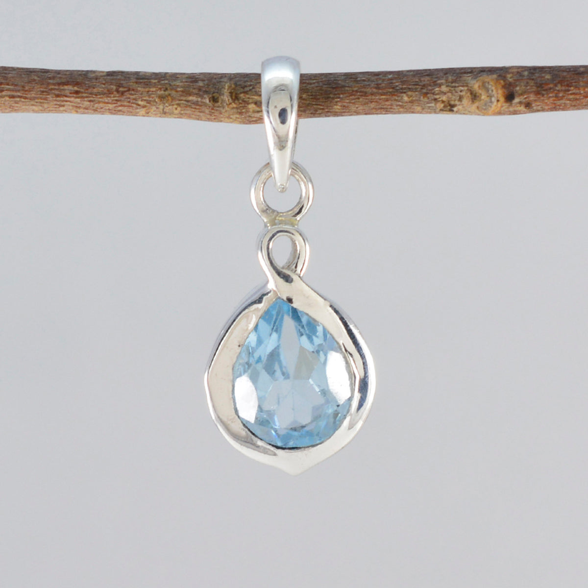 Blue Topaz Elegant Japanese Sterling Silver Solitaire Ji-eun Signet Blue Pendant Jewellery