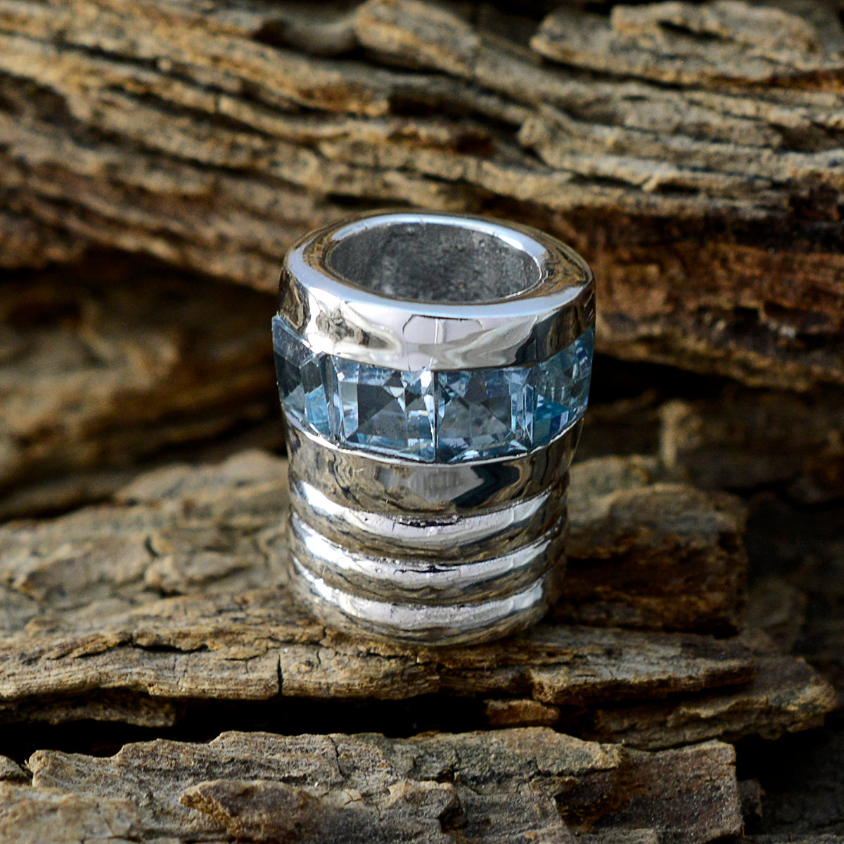 Blue Topaz Featherlight Latin American Sterling Silver multiple Bianca Glamorous Blue Pendant Jewellery