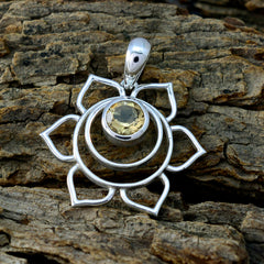 Delicado colgante solitario Hannah de citrino en plata española 92,5 mm, con forma de cuerda de alambre amarillo.