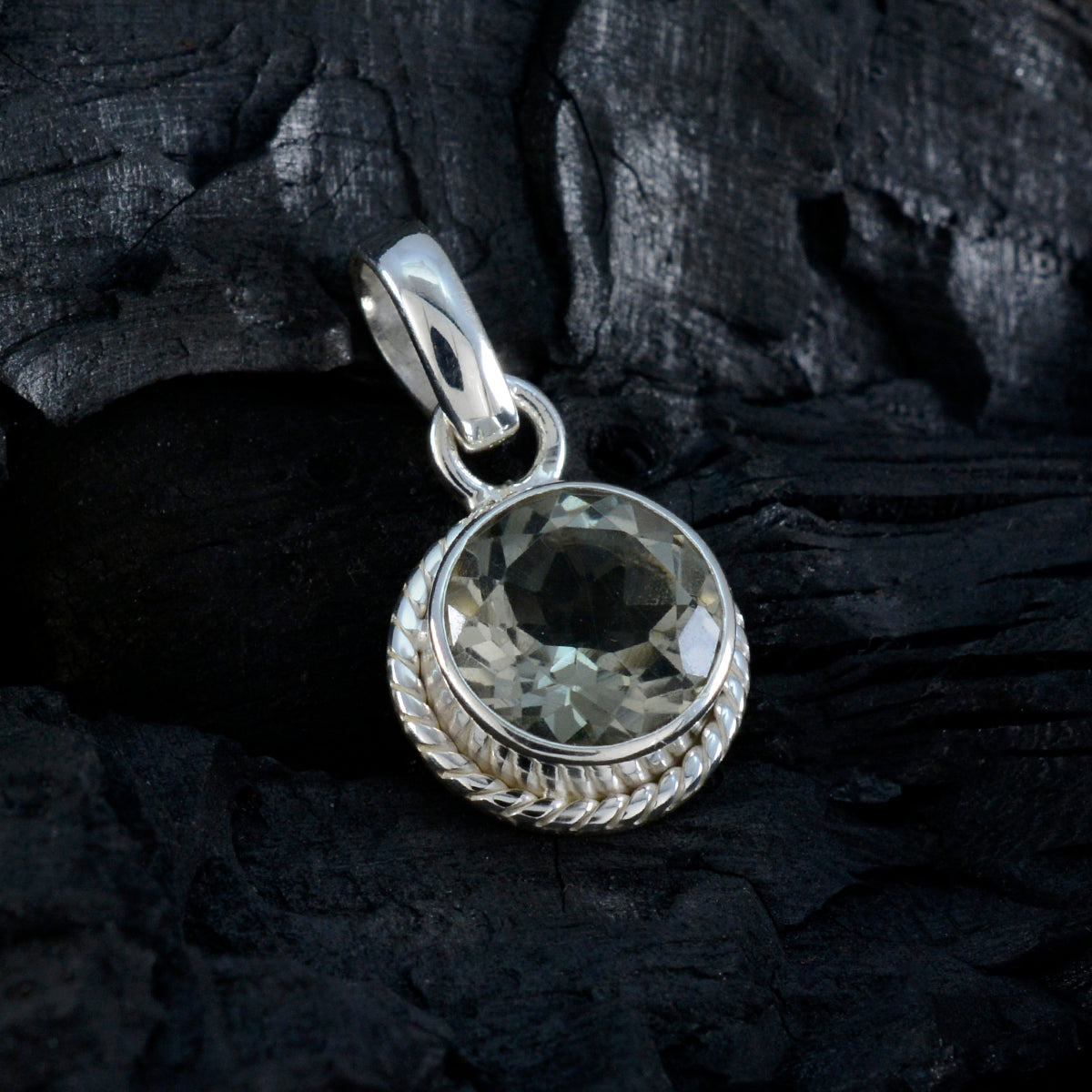 Green Amethyst Whisper-thin American Silver Solitaire Nayara Rope-Wire Green Pendant Jewelry