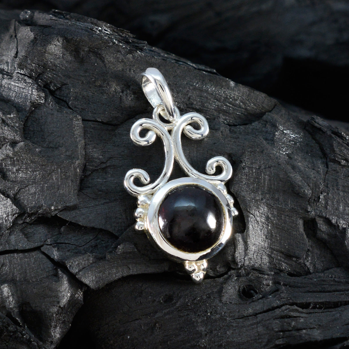 Garnet Dainty Spanish 92.5 Silver Solitaire Chloe valentine Red Pendant Jewellery