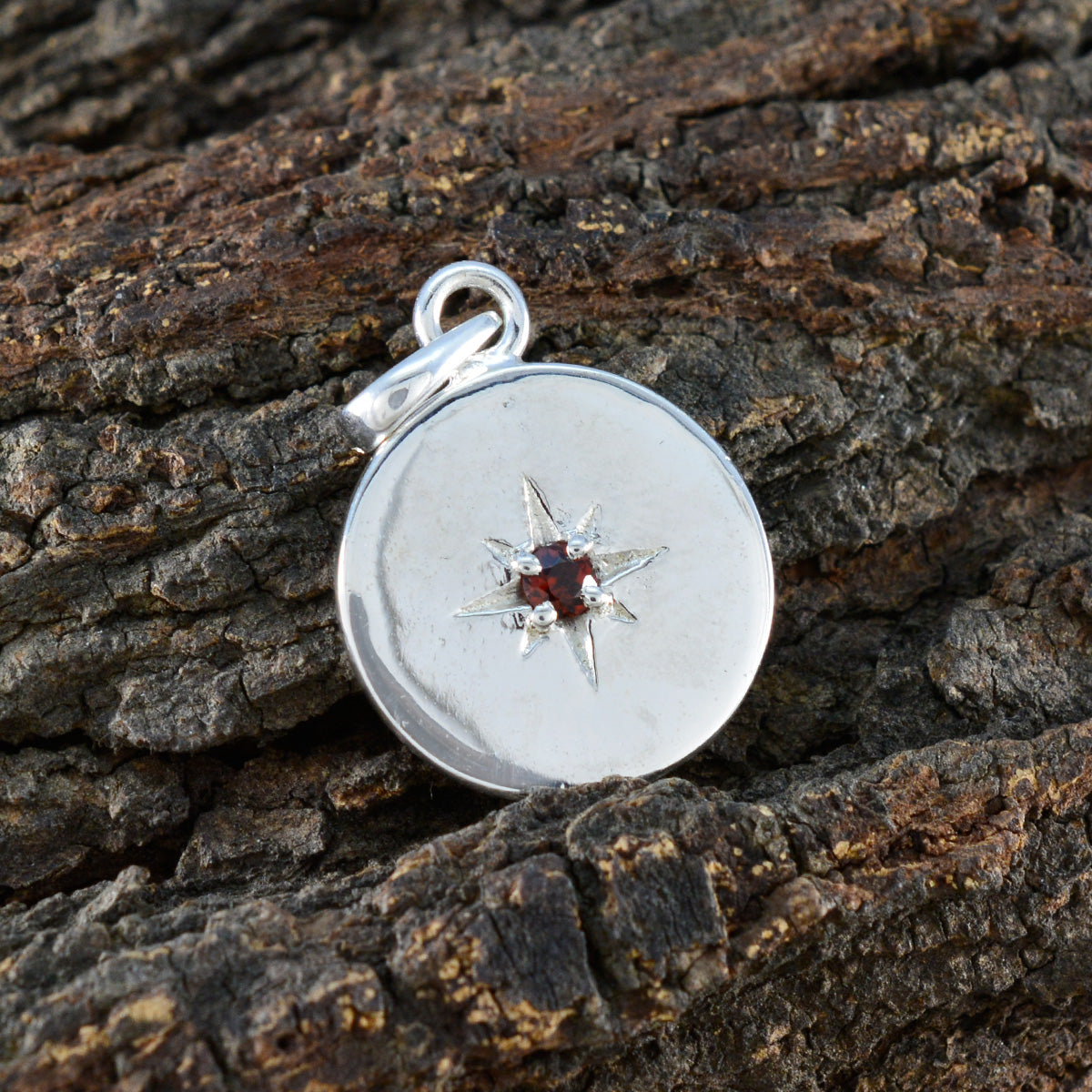 Garnet Whisper-thin Spanish 92.5 Silver Solitaire Amelia Cocktail Red Pendant Jewellery