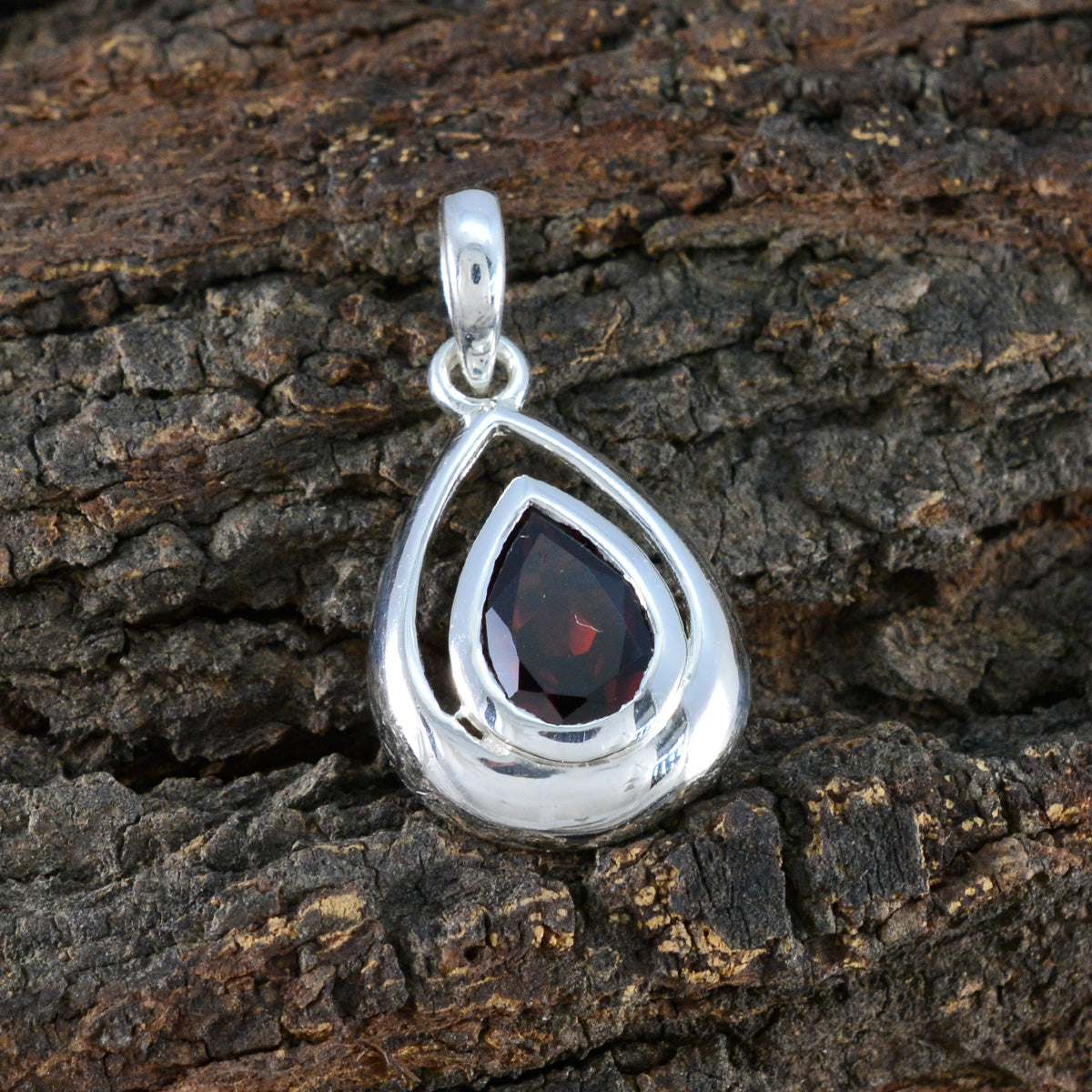 Garnet Delicate German Sterling Silver Solitaire Milagros Graceful Red Pendant Jewellery