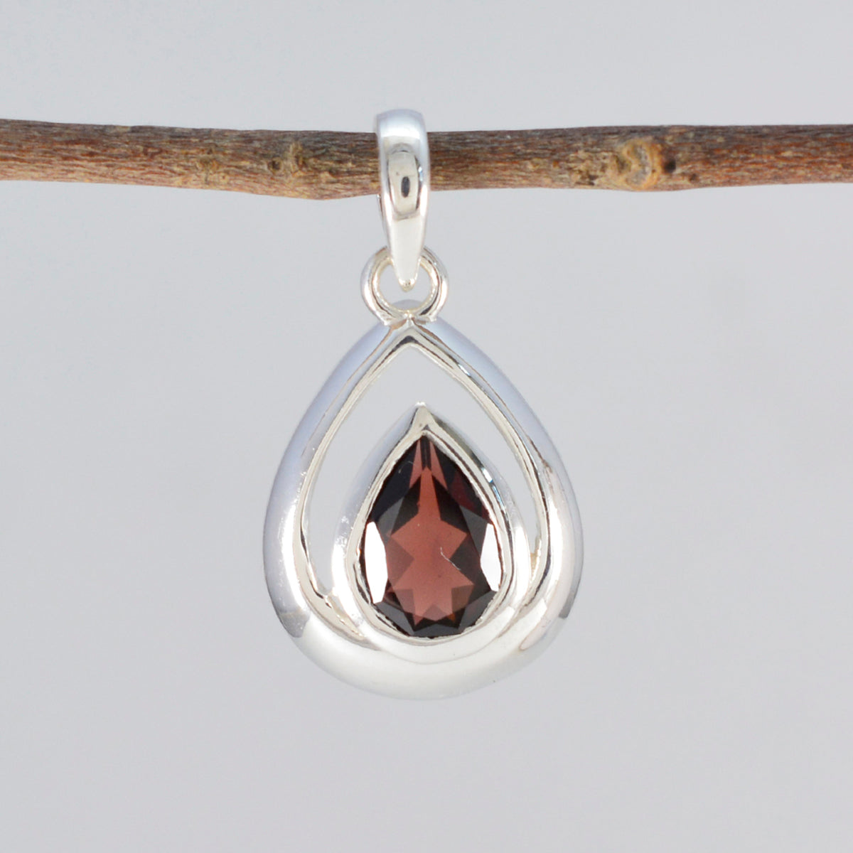 Garnet Delicate German Sterling Silver Solitaire Milagros Graceful Red Pendant Jewellery