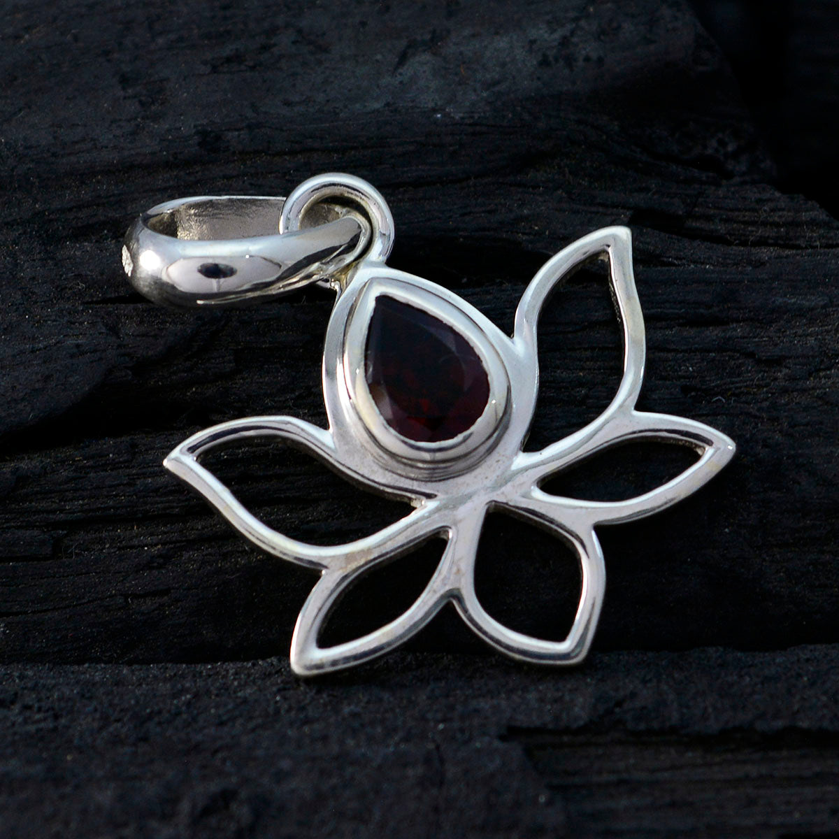 Garnet Elegant Japanese 92.5 Silver Solitaire Jia Rope-Wire Red Pendant Jewellery