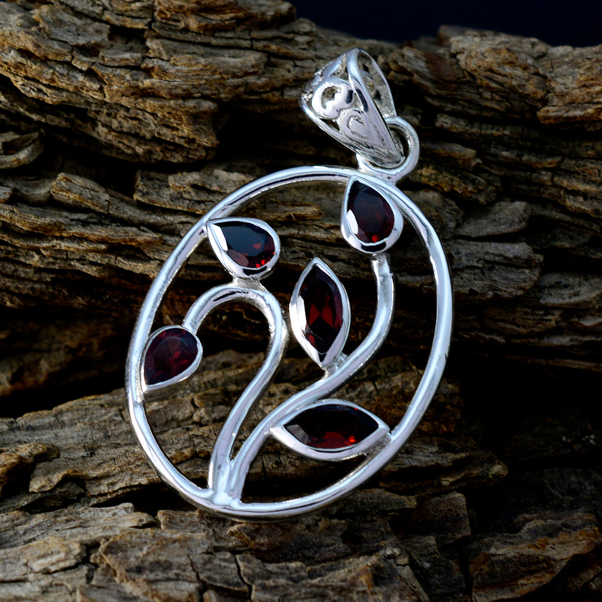 Garnet Classic Latin American Silver Penta Victoria Love Red Pendant Jewelry