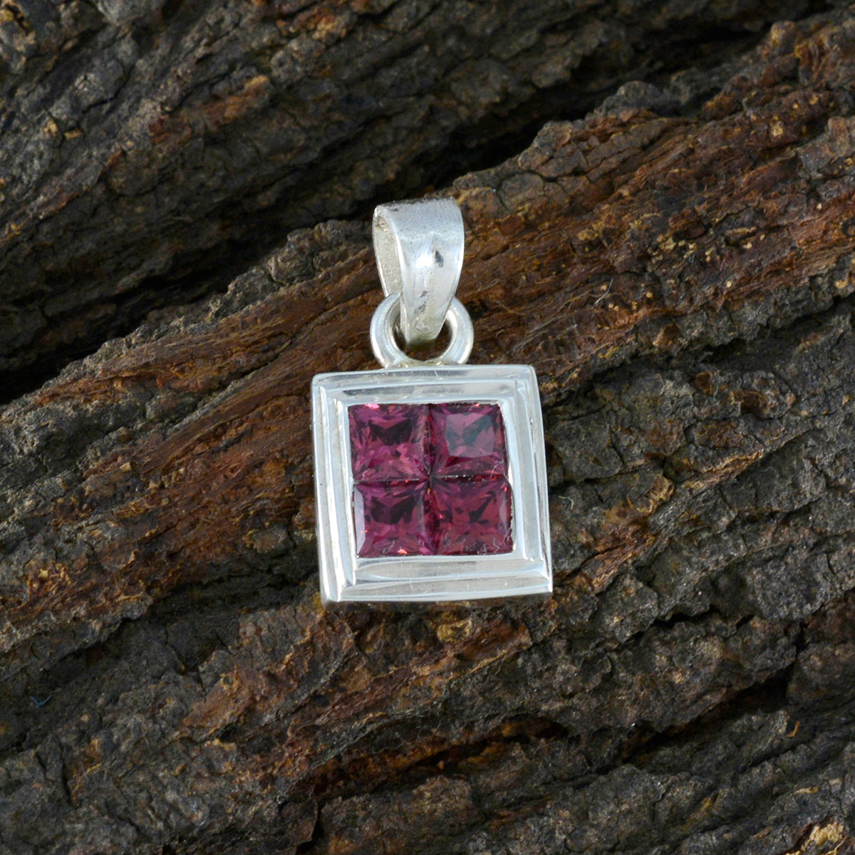 Garnet Whisper-thin Latin American 925 Silver quarter Isla Feminine Red Pendant Jewelry