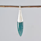 Indischer Smaragd Winziger spanischer Silber Solitär Aurora Modern Grün Anhänger Schmuck