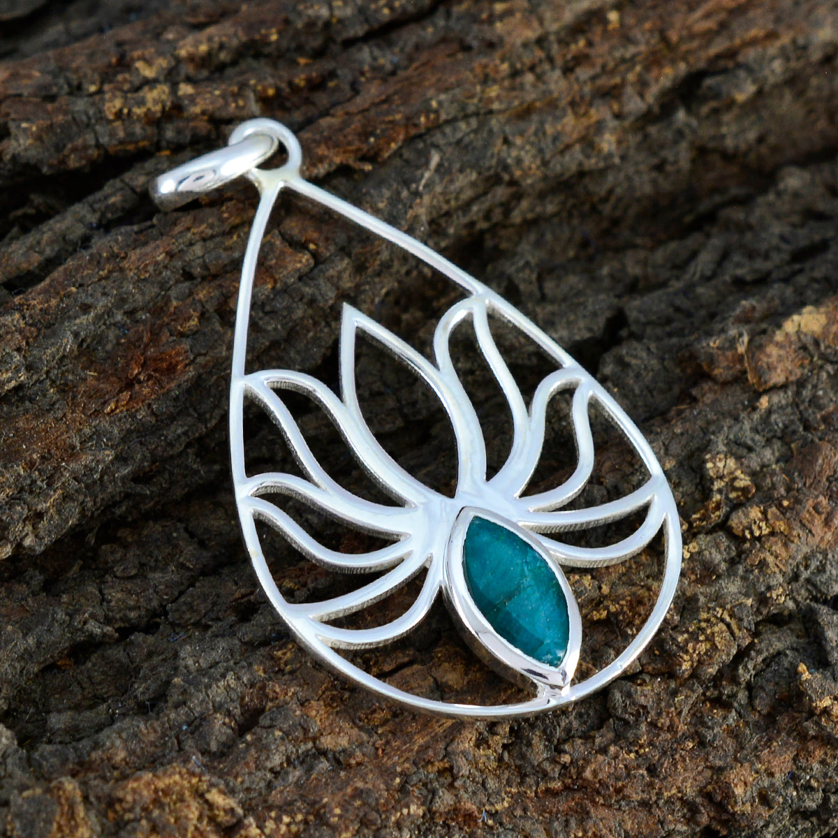 Indian Emerald Dainty German 92.5 Silver Solitaire Emma Rope-Wire Green Pendant Jewellery