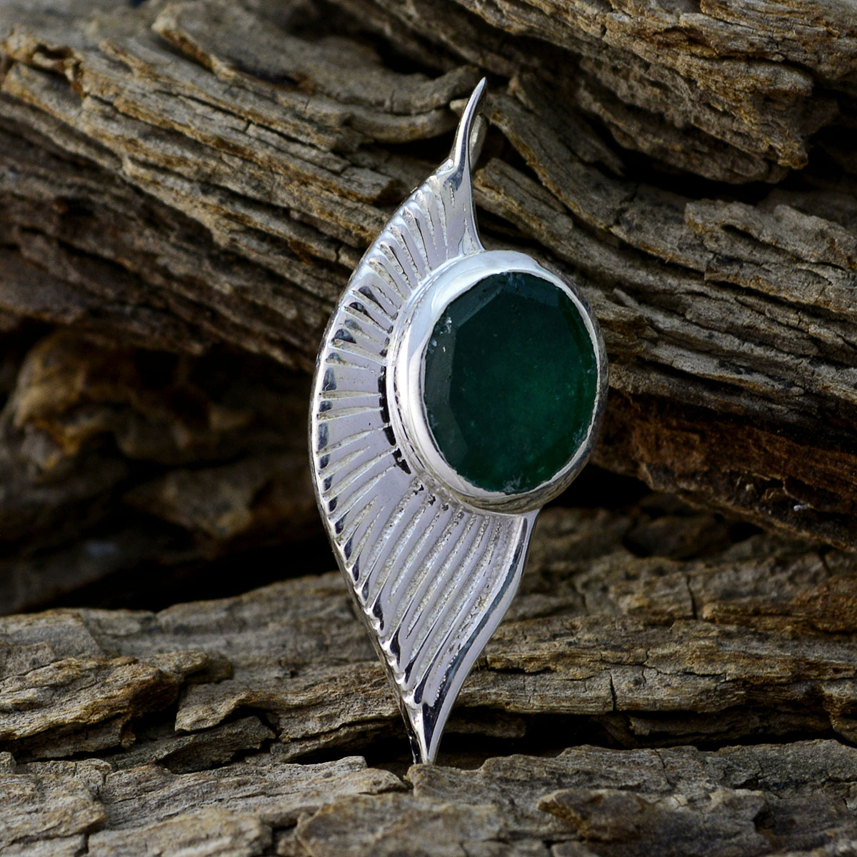 Ciondolo solitario Josephine Eternity blu in argento tedesco con iolite Immagine secondaria del prodotto