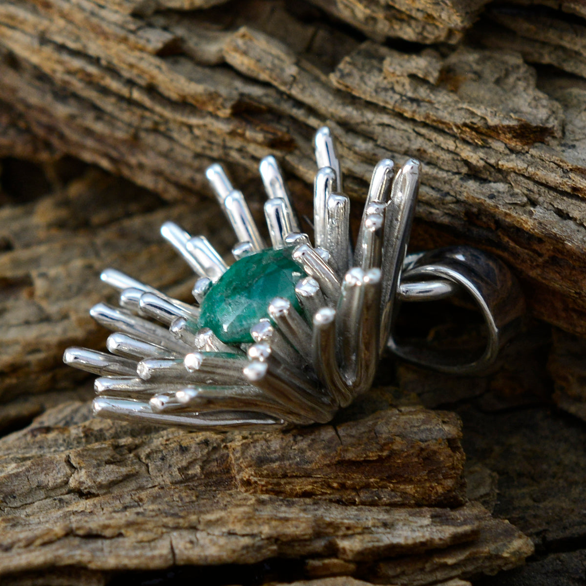 Iolite Eye-catching French Silver Solitaire Pilar Armor Blue Pendant Jewelry