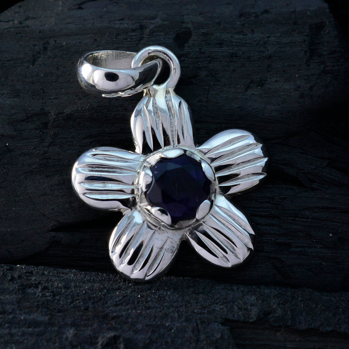 Iolite Dainty German Sterling Silver Solitaire Fernanda Sophisticated Blue Pendant Jewellery