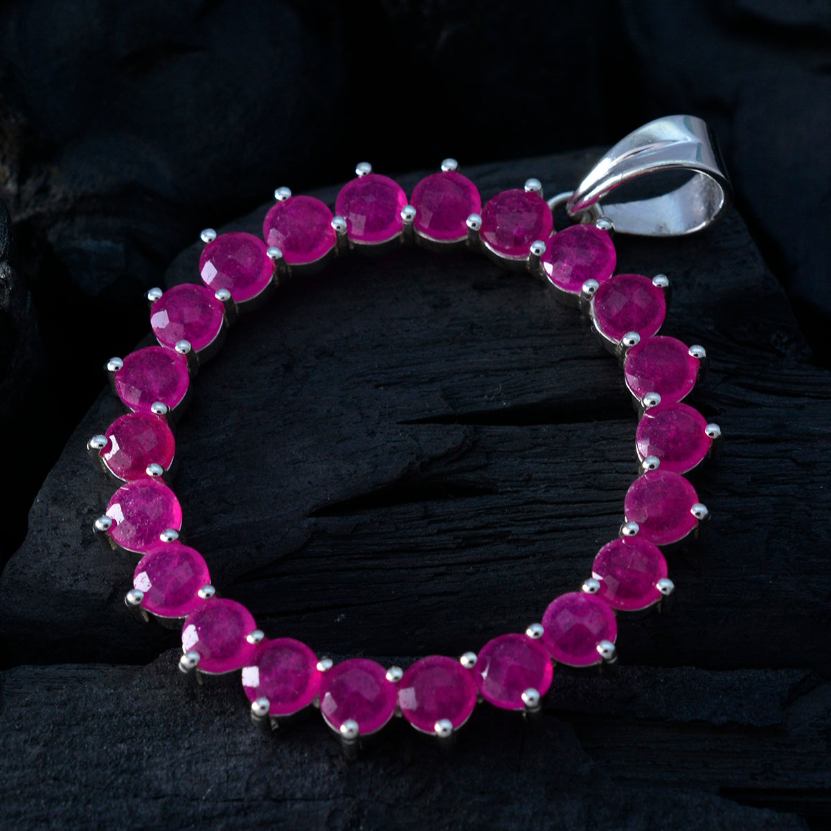 Ciondolo a forma di cuore Gabriela rosso in argento sterling russo essenziale con rubino indiano