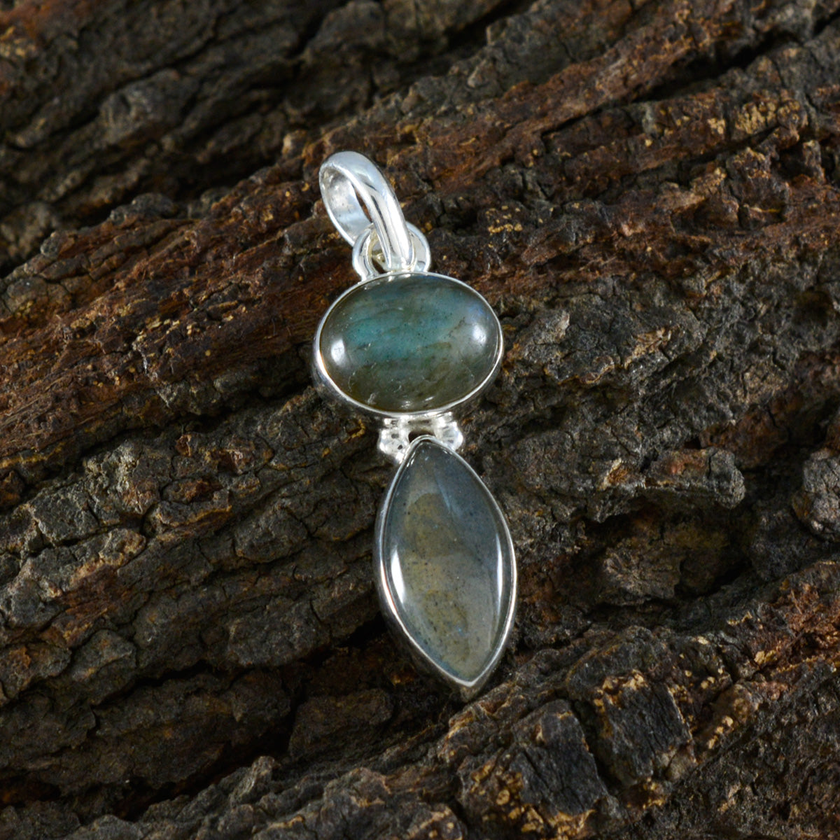 Labradorite Whisper-thin Latin American Silver Toi et Moi Freya Heart Gray Pendant Jewelry