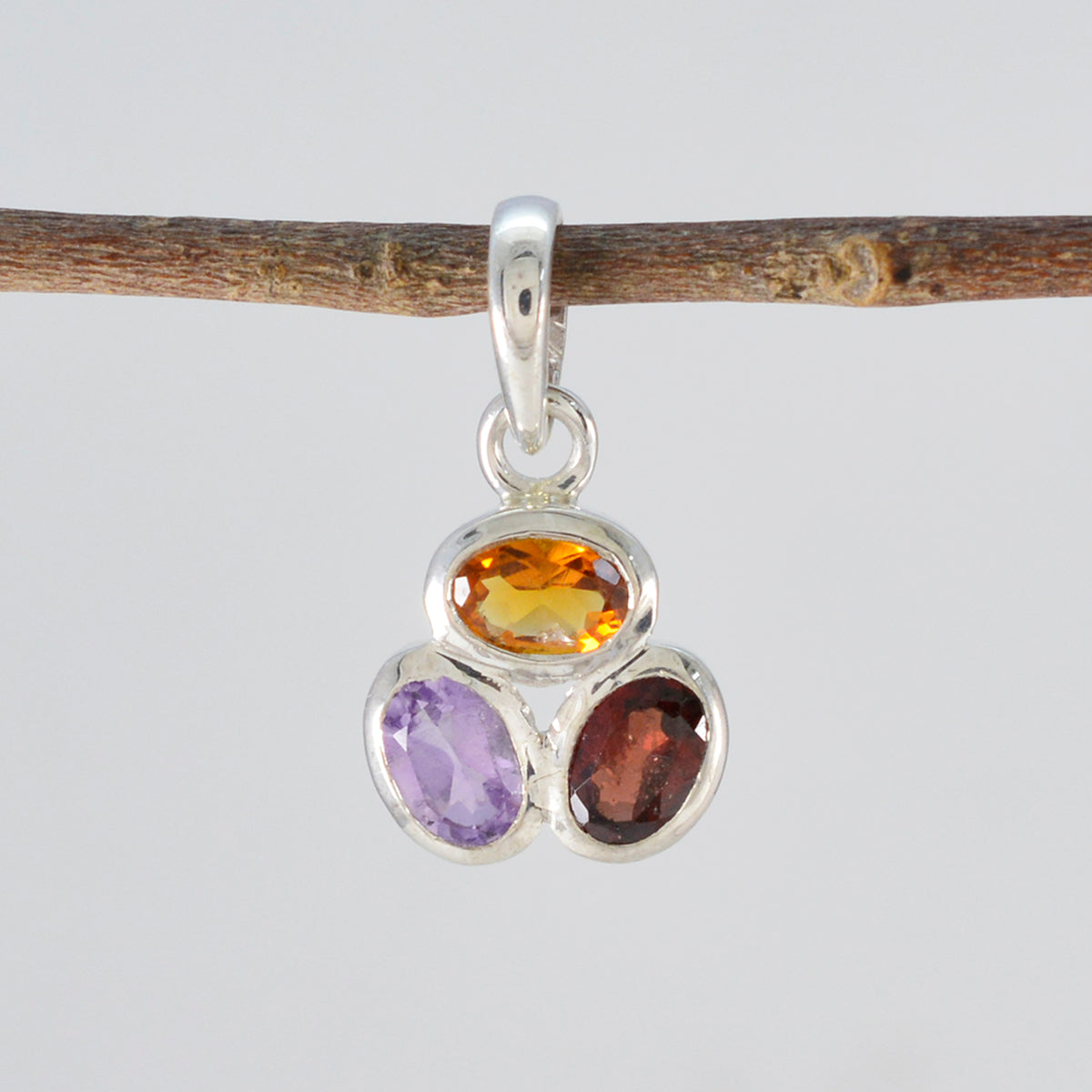 Elegant koreanskt sterlingsilver med flera stenar Trilogy Min-seo Eternity-hänge i flerfärgat mönster Sekundär produktbild