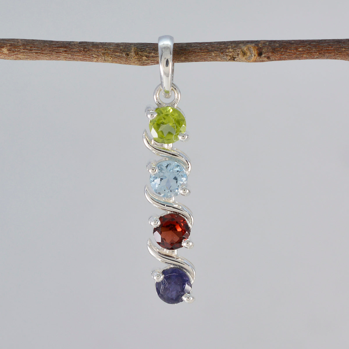 Colgante Zoey Armor multicolor, delicado cuarto de plata marroquí 92,5, con múltiples piedras Imagen secundaria del producto