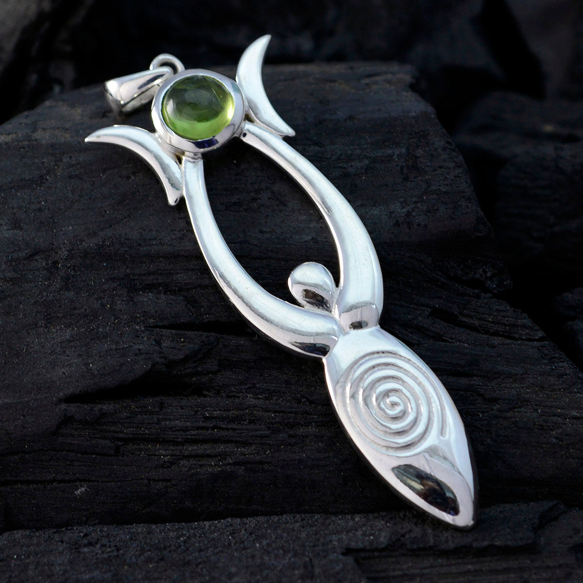 Peridot Tiny Spanish 92.5 Silver Solitaire Eva propsel Green Pendant Jewellery