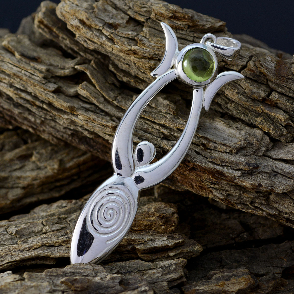 Peridot Tiny Spanish 92.5 Silver Solitaire Eva propsel Green Pendant Jewellery