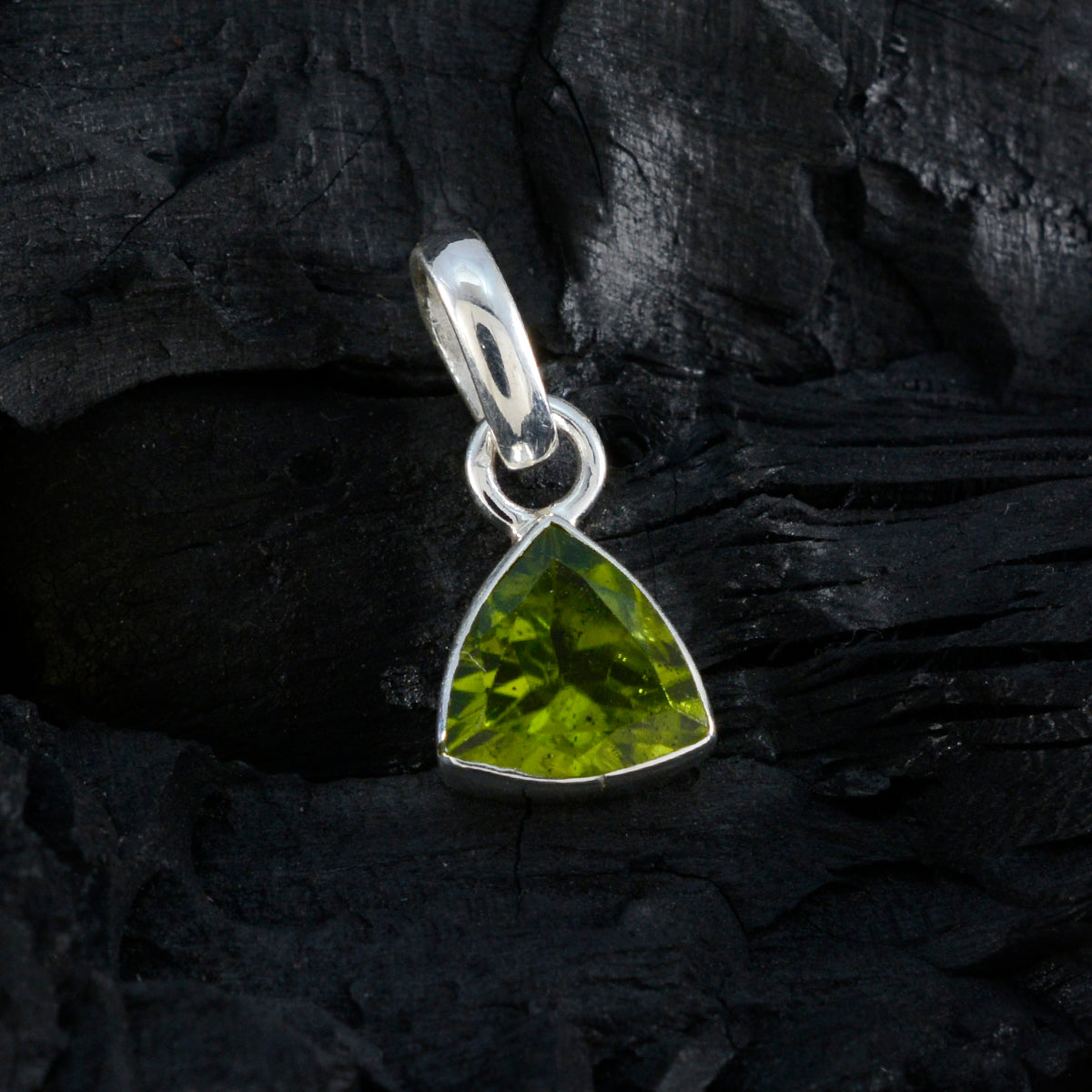 Peridot Dainty Moroccan 92.5 Silver Solitaire Valentina Fairytale Green Pendant Jewellery