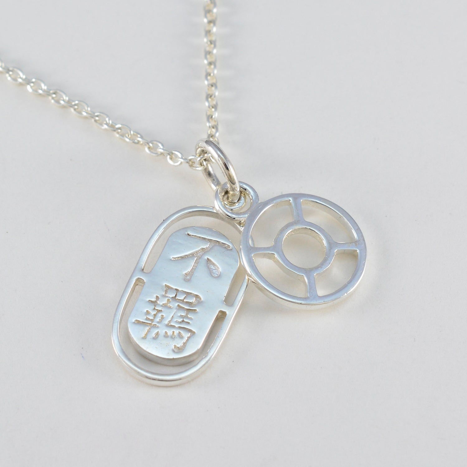 Plain Whisper-thin Mexican Silver plain Yasmin Glamorous Gray Pendant Jewelry