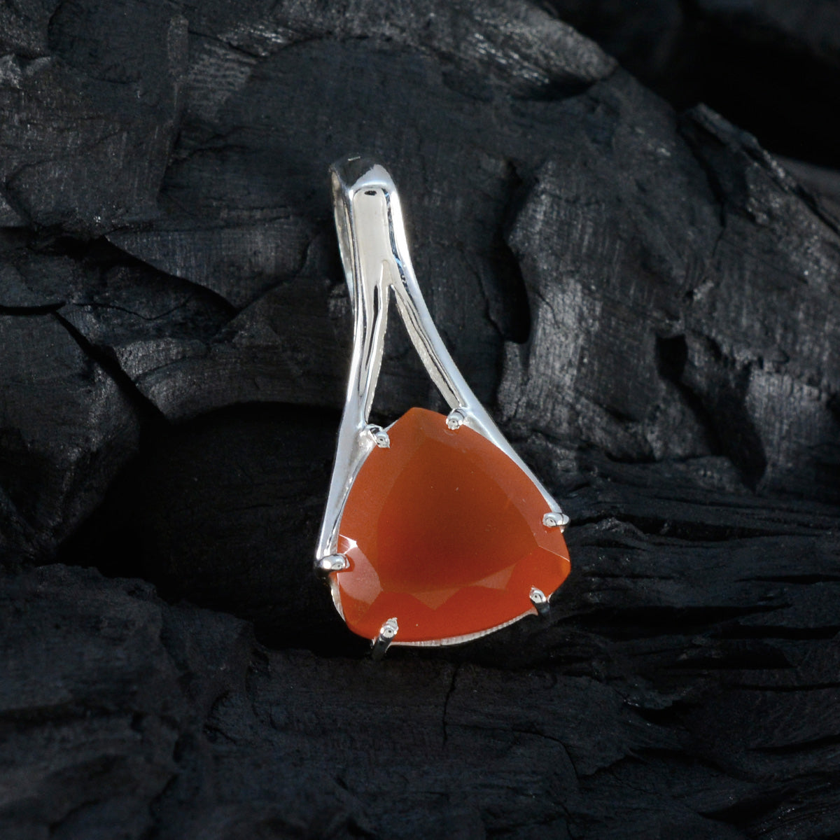 Red onyx Dainty Spanish Sterling Silver Solitaire Camila Contemporary Red Pendant Jewellery
