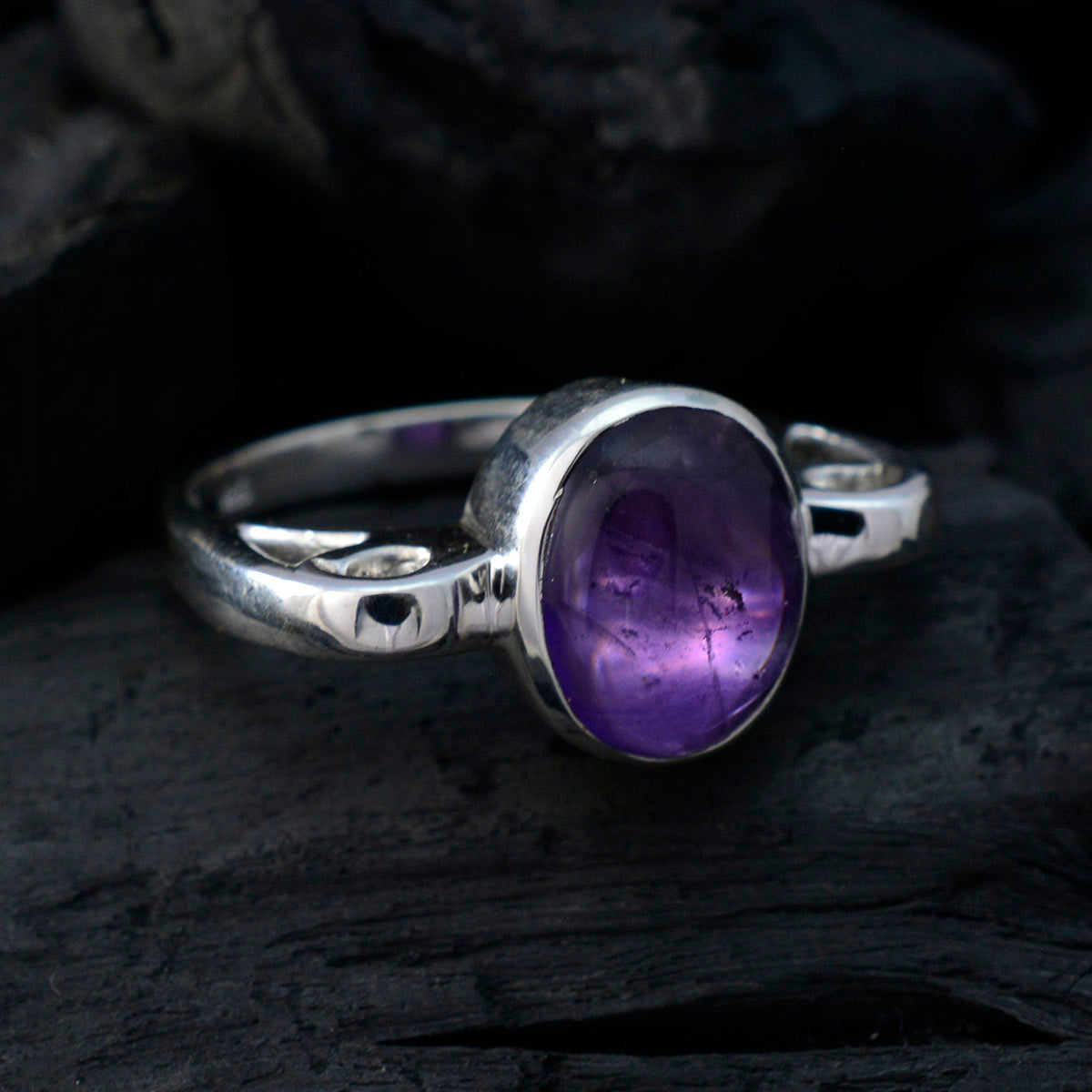 Amethyst Solitaire Indian Silver Purple Gemstone Mid weight Feminine Ring Jewelry