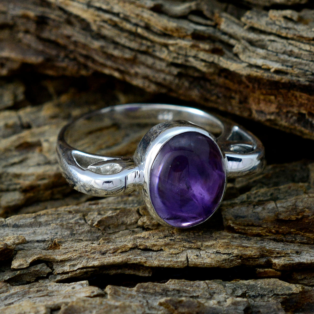 Amethyst Solitaire Indian Silver Purple Gemstone Mid weight Feminine Ring Jewelry