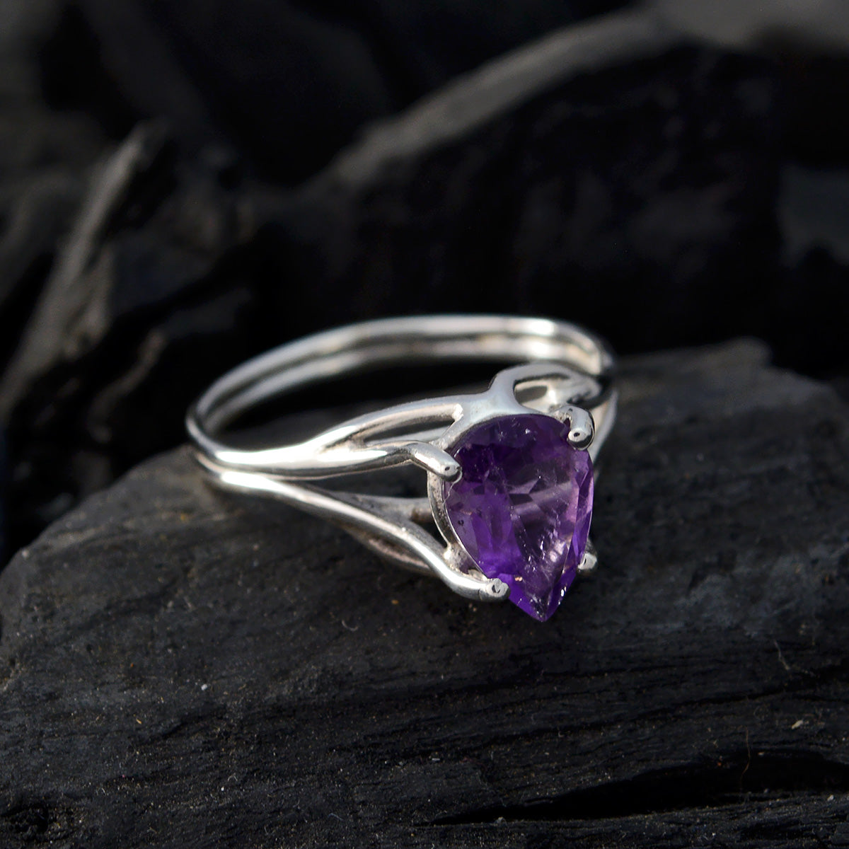 Amethyst Solitaire Japanese Silver Purple Gemstone Dainty Romantic Ring Jewelry