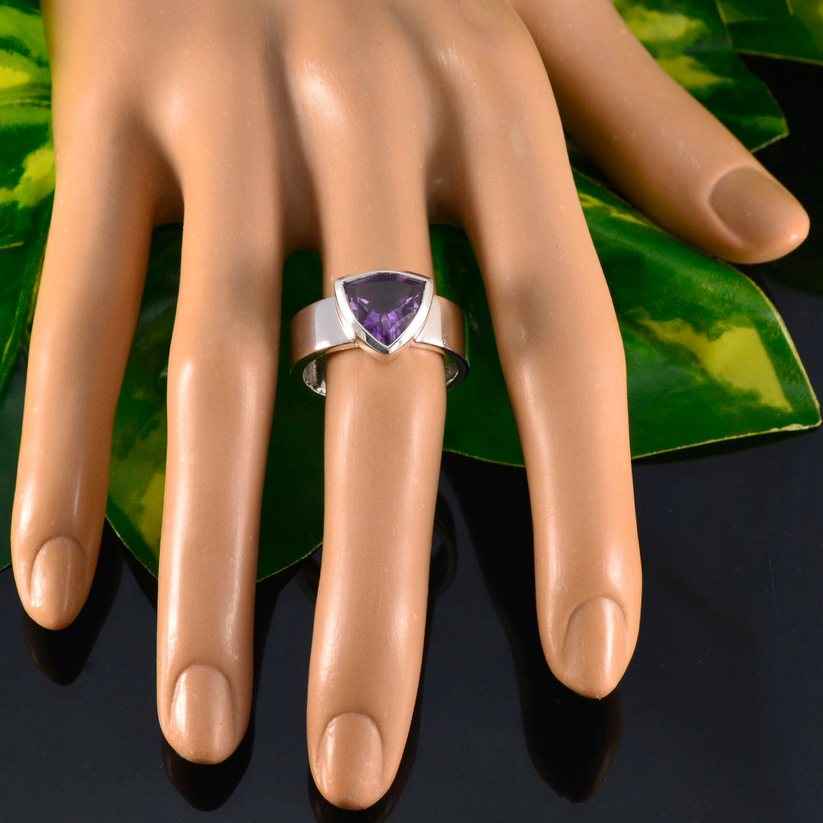 Amethyst Solitaire Egyptian Silver Purple Gemstone Eye catching Signet Band Jewelry