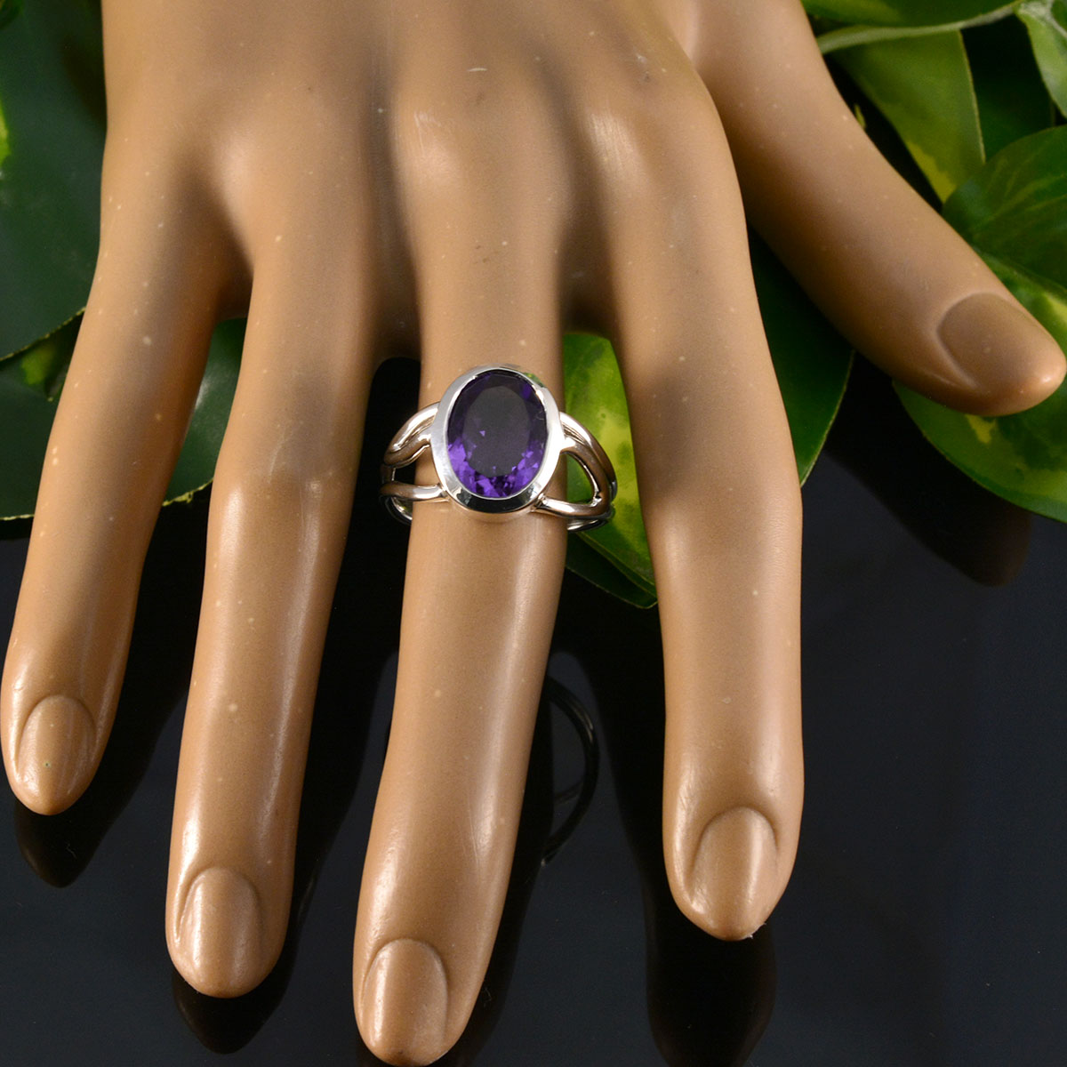 Amethyst Solitaire Russian 92.5 Silver Purple Gems Mid weight Luxurious Ring Jewellery