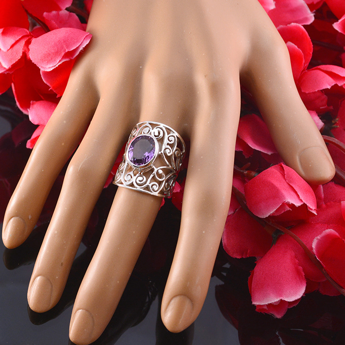 Amethyst Solitaire Latin American Silver Purple Gemstone Eye catching Filigree Ring Jewelry