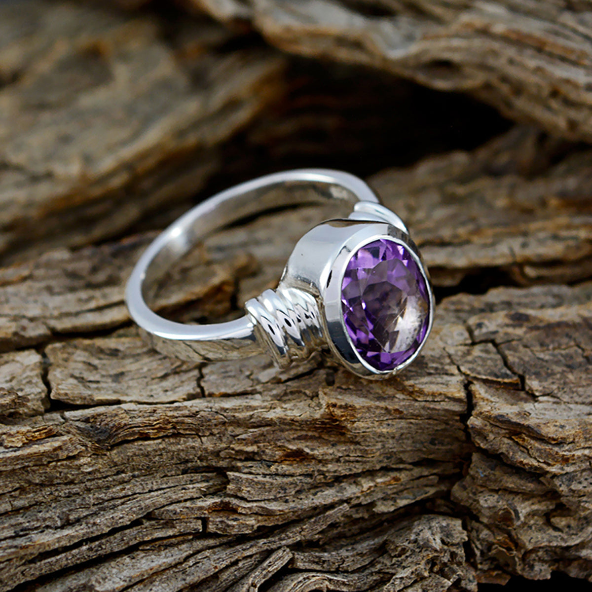 Amethyst Solitaire Indian 925 Sterling Silver Purple Gems Classic  Sophisticated Ring Jewellery