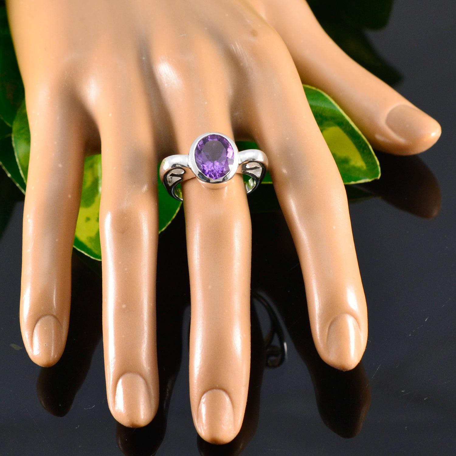 Amethyst Solitaire African Sterling Silver Purple Gemstones Mid weight Graceful Ring Jewellery