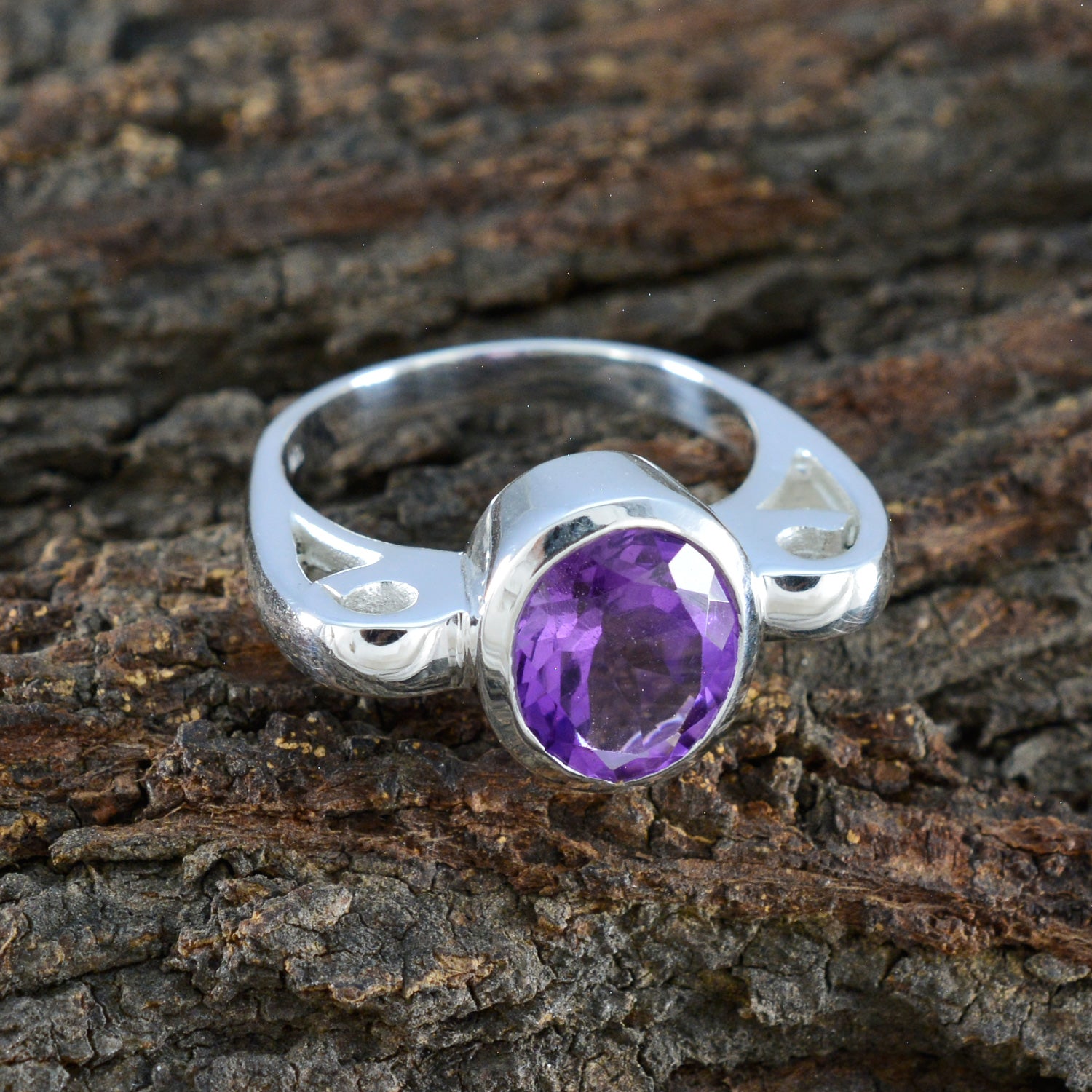 Amethyst Solitaire African Sterling Silver Purple Gemstones Mid weight Graceful Ring Jewellery
